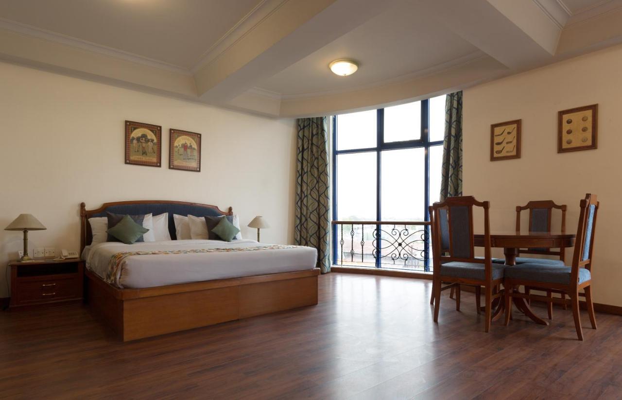 Hotel Crystal Palace Mirát Kültér fotó