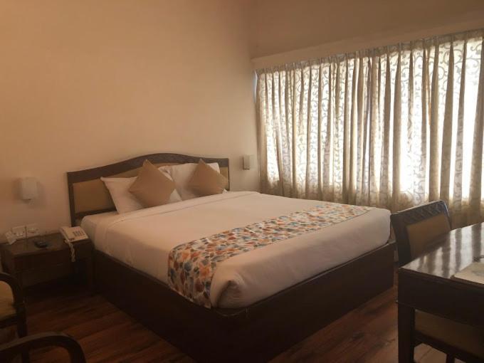 Hotel Crystal Palace Mirát Kültér fotó